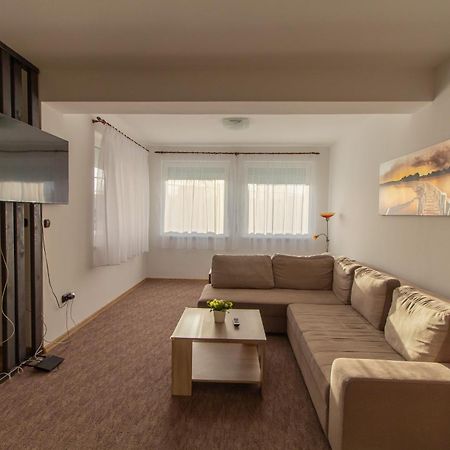 Deli Terasz C Apartman Free Parking, Self-Check-In Anytime Győr Kültér fotó