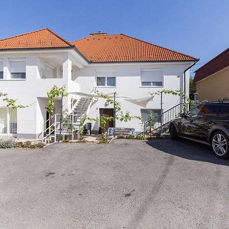 Deli Terasz C Apartman Free Parking, Self-Check-In Anytime Győr Kültér fotó