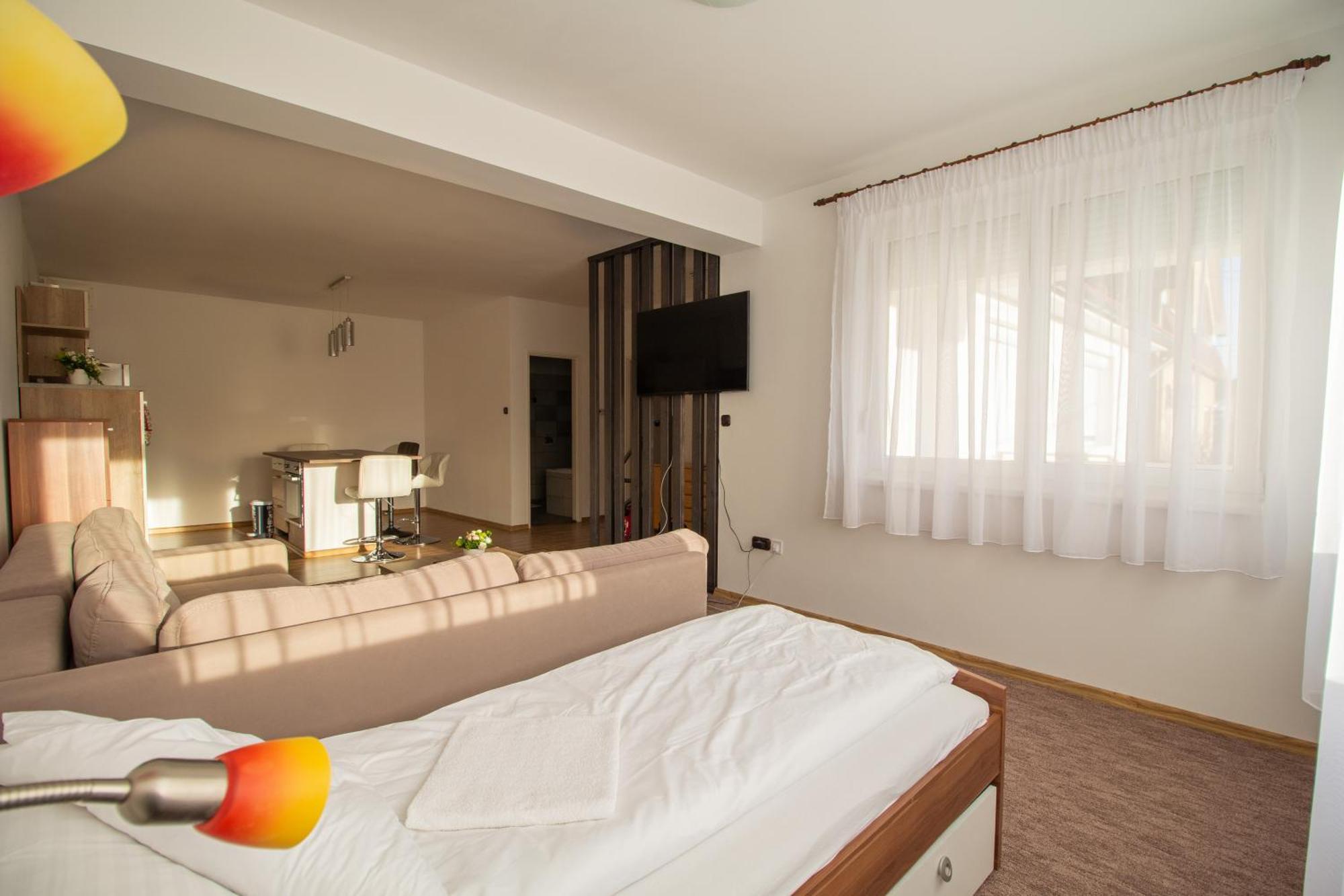 Deli Terasz C Apartman Free Parking, Self-Check-In Anytime Győr Kültér fotó