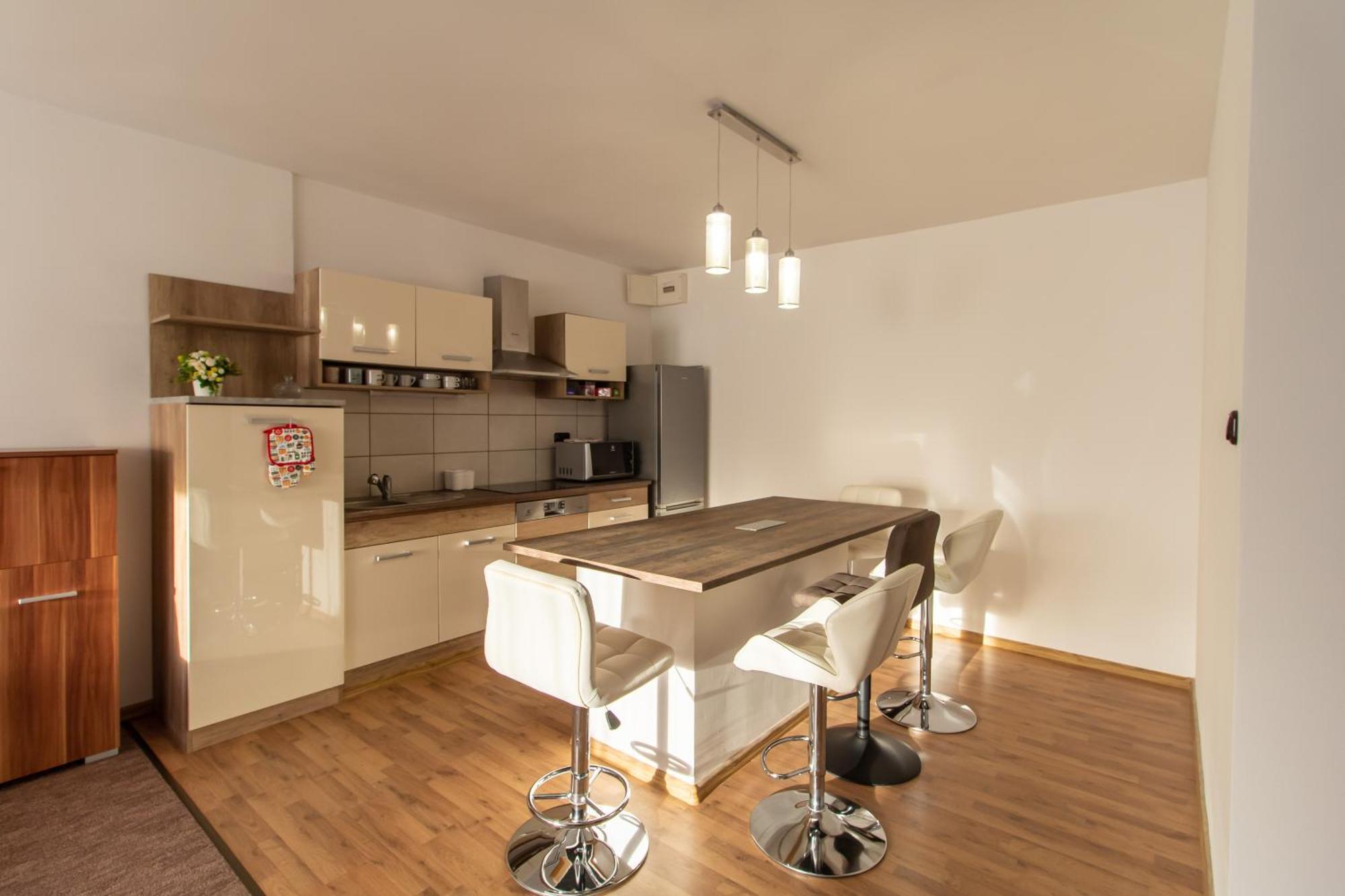 Deli Terasz C Apartman Free Parking, Self-Check-In Anytime Győr Kültér fotó