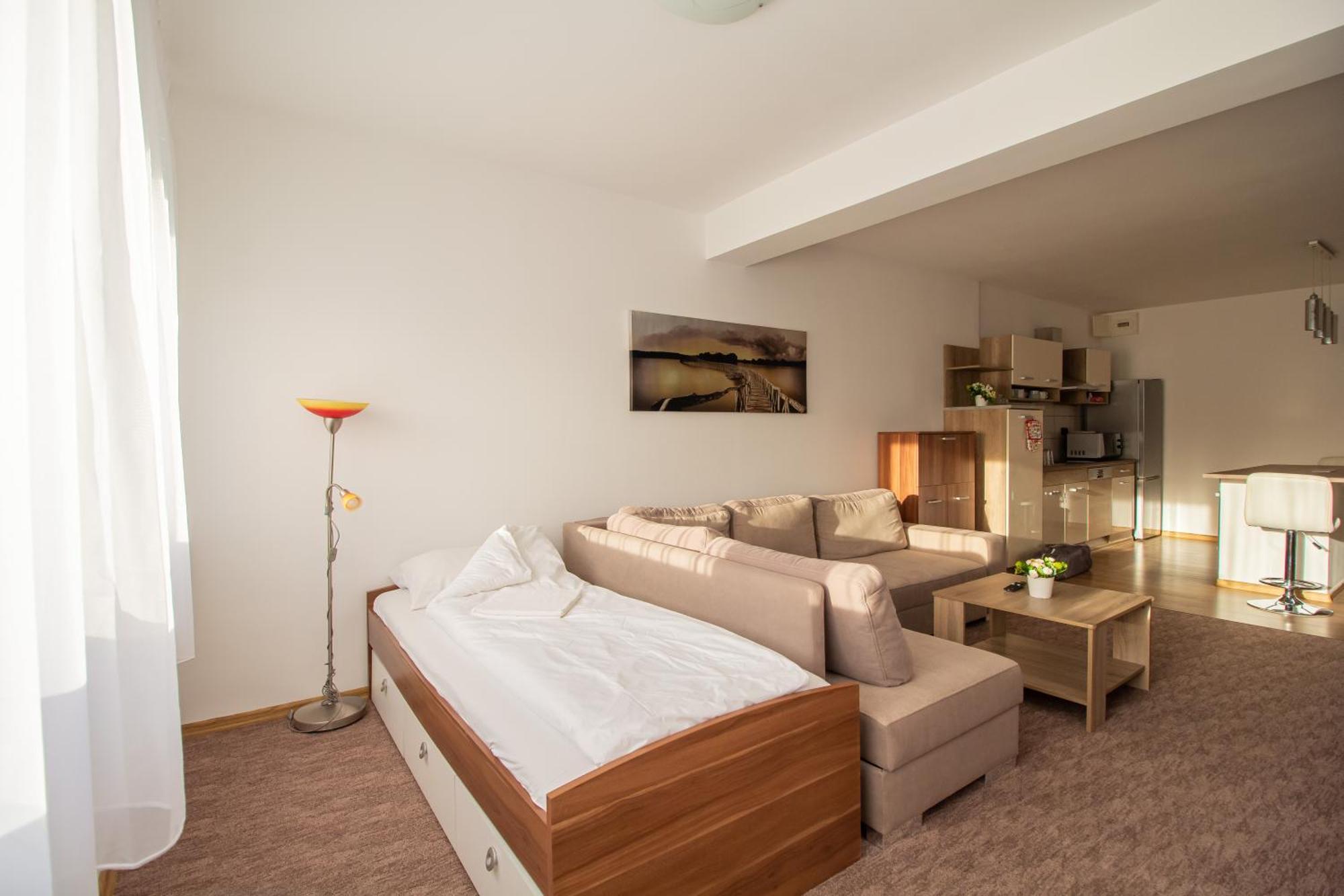 Deli Terasz C Apartman Free Parking, Self-Check-In Anytime Győr Kültér fotó