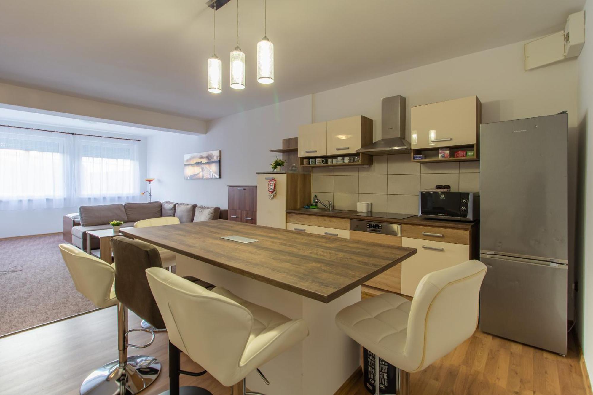 Deli Terasz C Apartman Free Parking, Self-Check-In Anytime Győr Kültér fotó