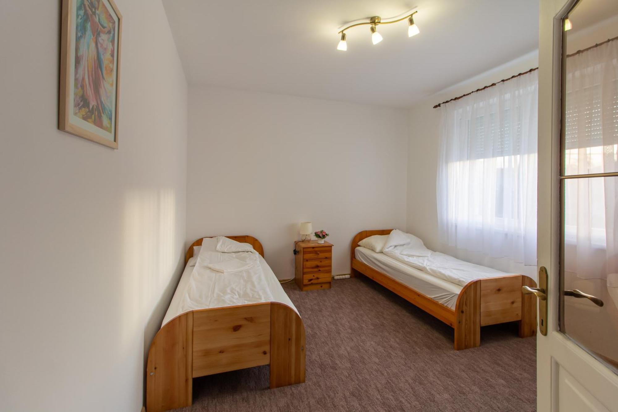 Deli Terasz C Apartman Free Parking, Self-Check-In Anytime Győr Kültér fotó