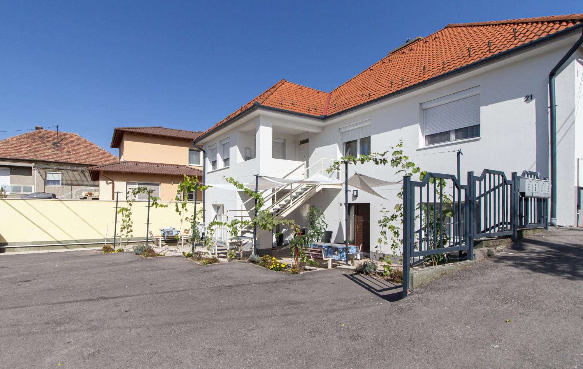 Deli Terasz C Apartman Free Parking, Self-Check-In Anytime Győr Kültér fotó